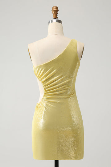 Vestido de cóctel corto elegante ajustado amarillo con un hombro y hueco